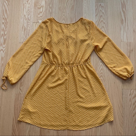 3/$15 Como Vintage Yellow Polkadot Dress - Picture 5 of 5